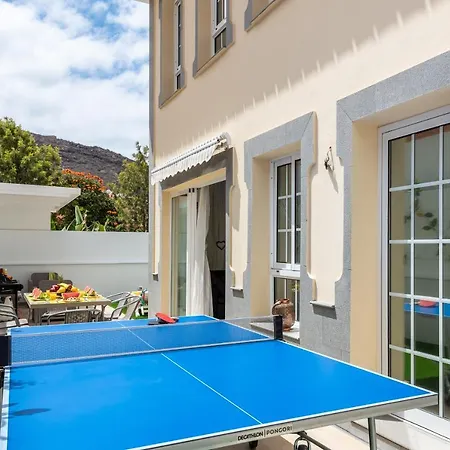 Luxury Holiday Heated Pool