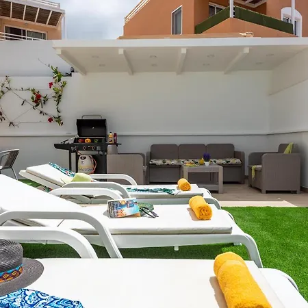 Vila Luxury Heated Pool