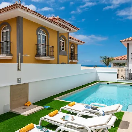 Luxury Heated Pool Vila *