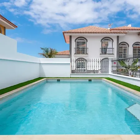 Luxury Heated Pool Vila *