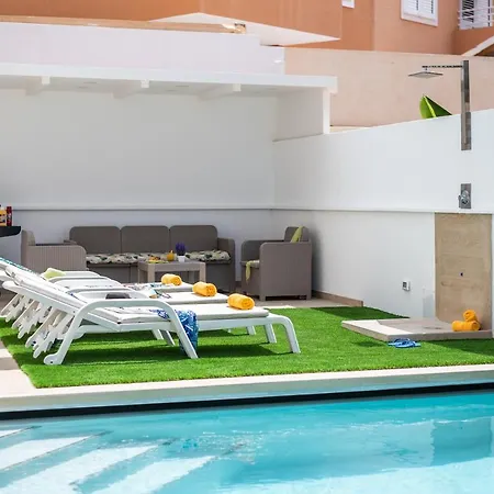 Vila Luxury Heated Pool